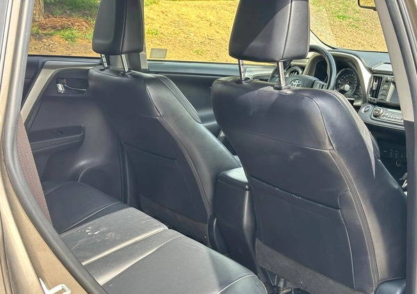Toyota RAV4 cena 59900 przebieg: 235000, rok produkcji 2013 z Stąporków małe 106